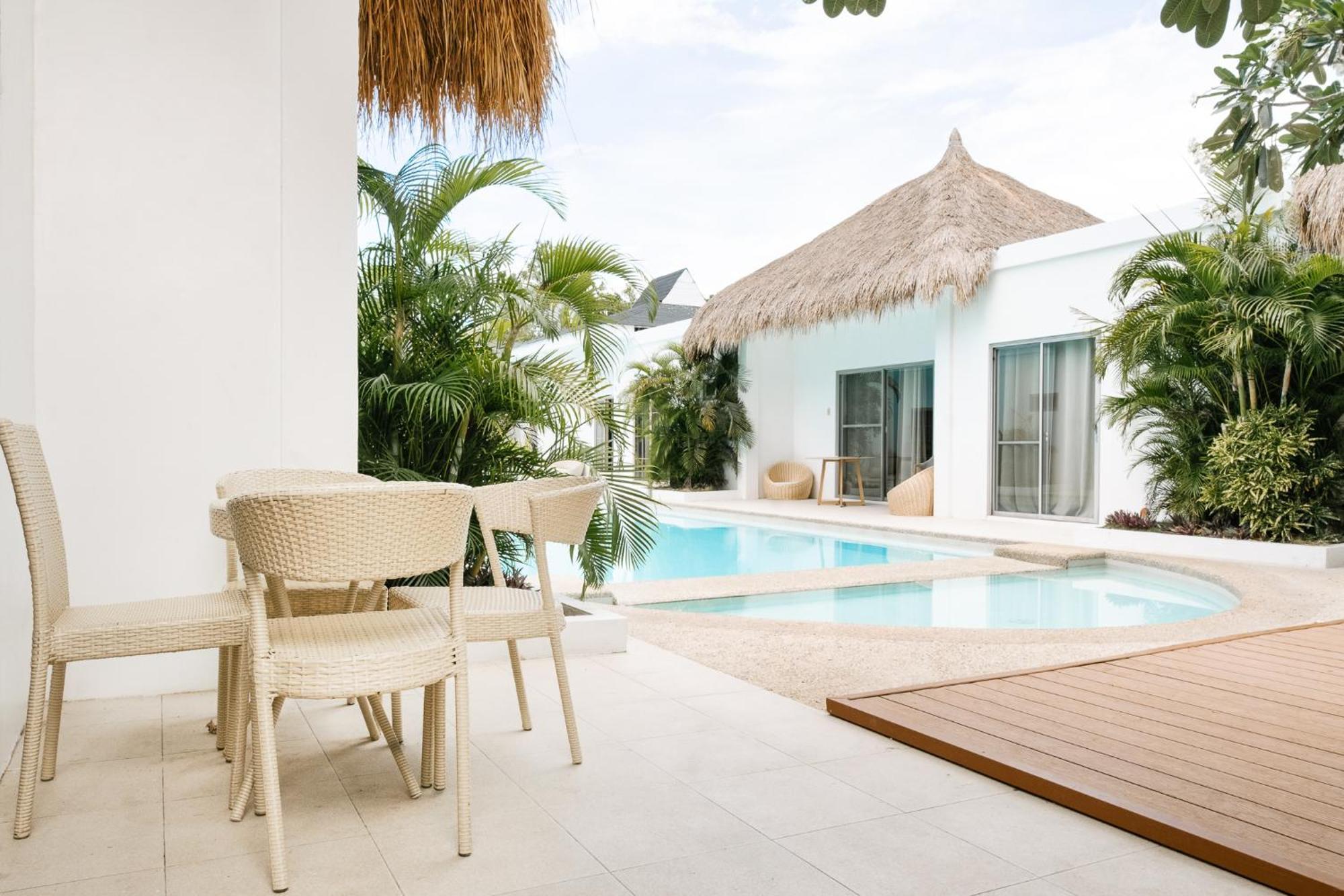 Seapearl Of Alona Hotel Panglao City Exterior foto