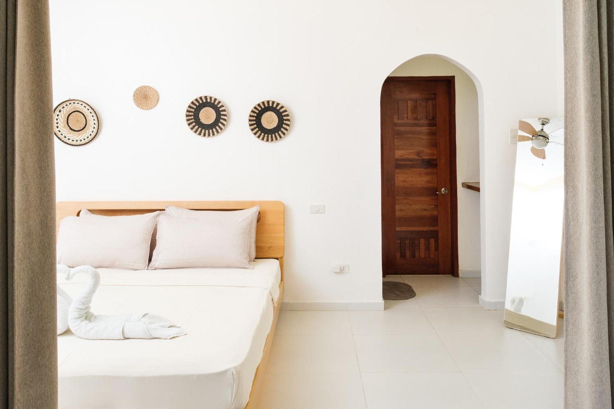 Seapearl Of Alona Hotel Panglao City Exterior foto