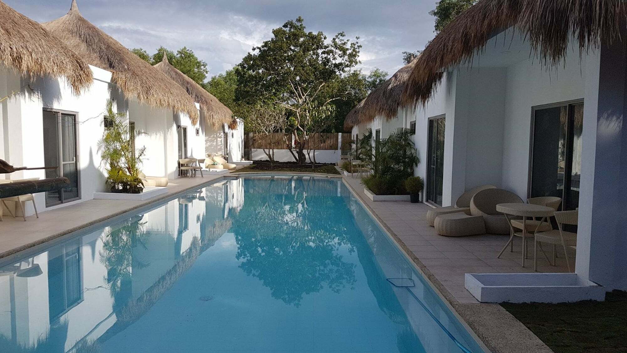 Seapearl Of Alona Hotel Panglao City Exterior foto